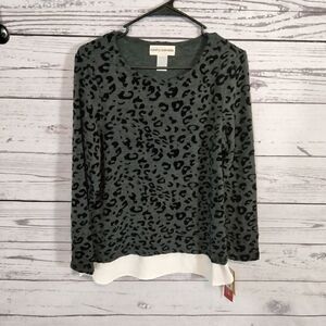 NWT: "Cathy Daniels" woman's shirt